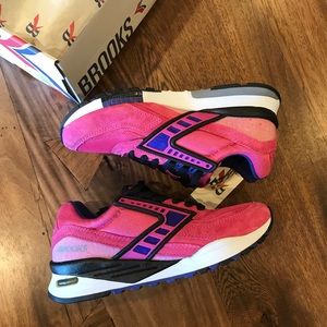 Brooks Regent Beetroot Sneakers
